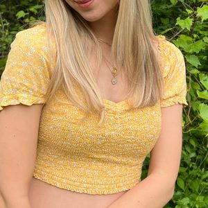 Women’s cinched waist floral crop top